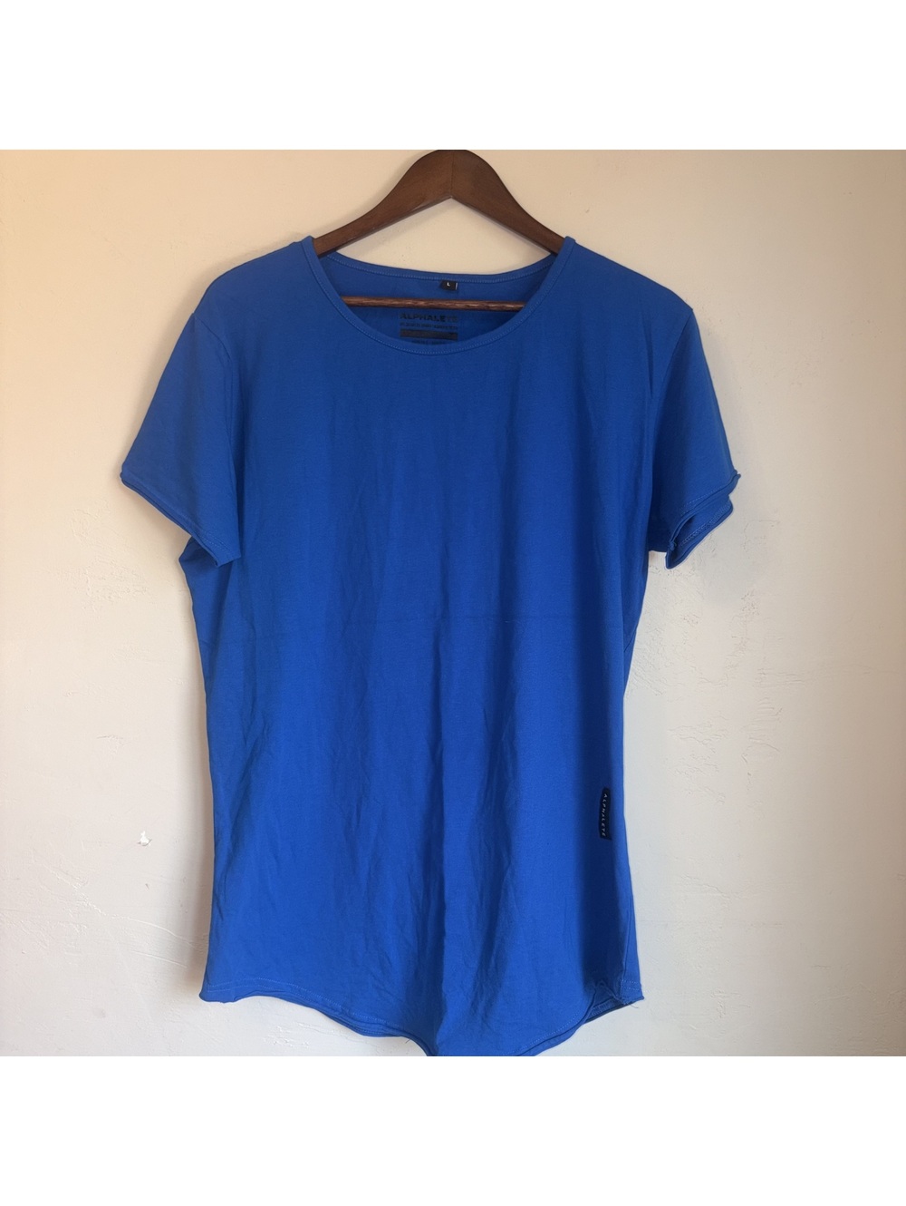 Alphalete Men's T-Shirt - Size Large - Blue Scalloped Hem Crewneck
